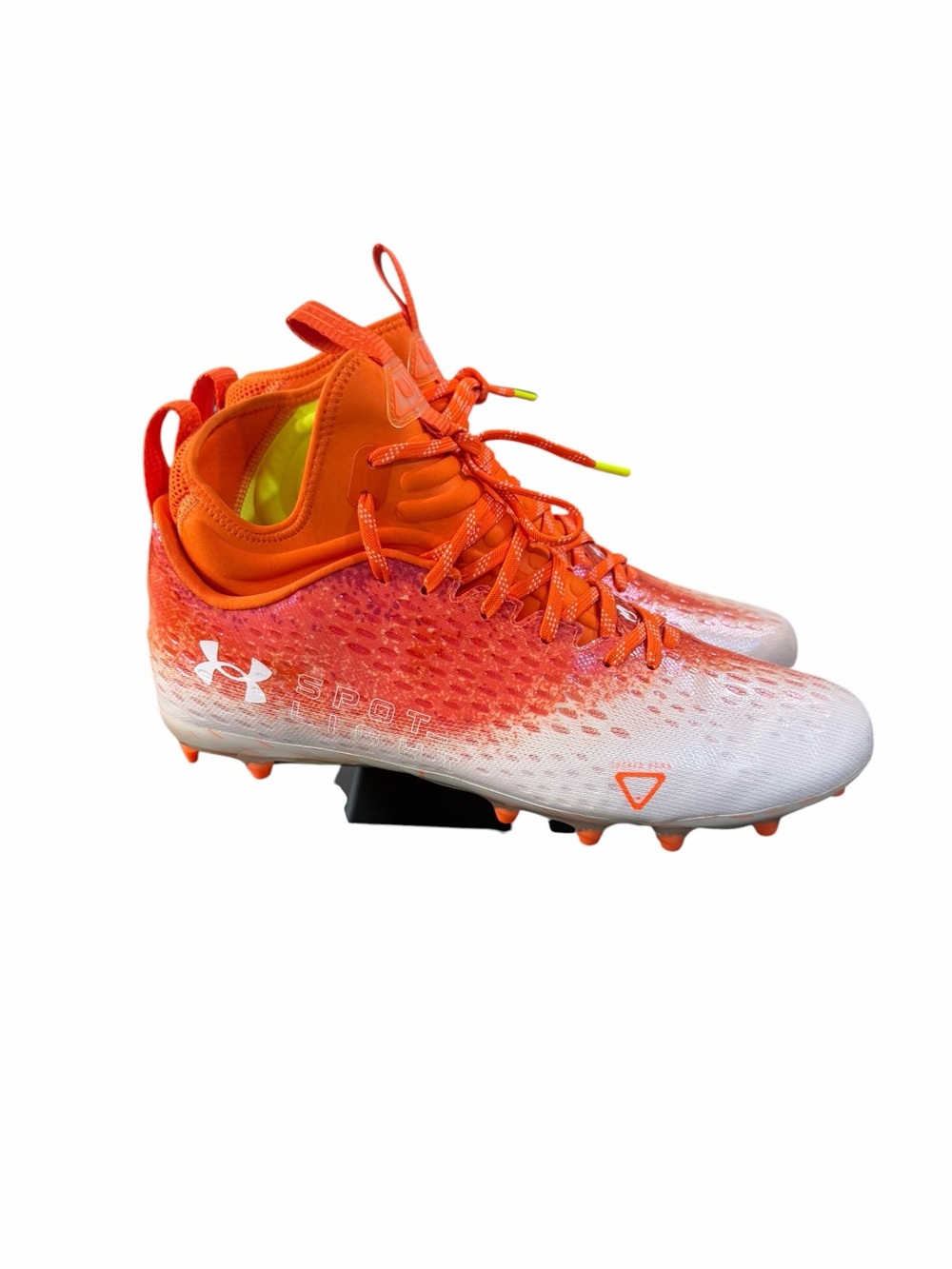 Under Armour Men’s White & Orange locked Down Cleat Football Shoes